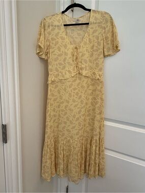 Amuse Society Yellow Leaf-Print Tie-Front Midi Dress